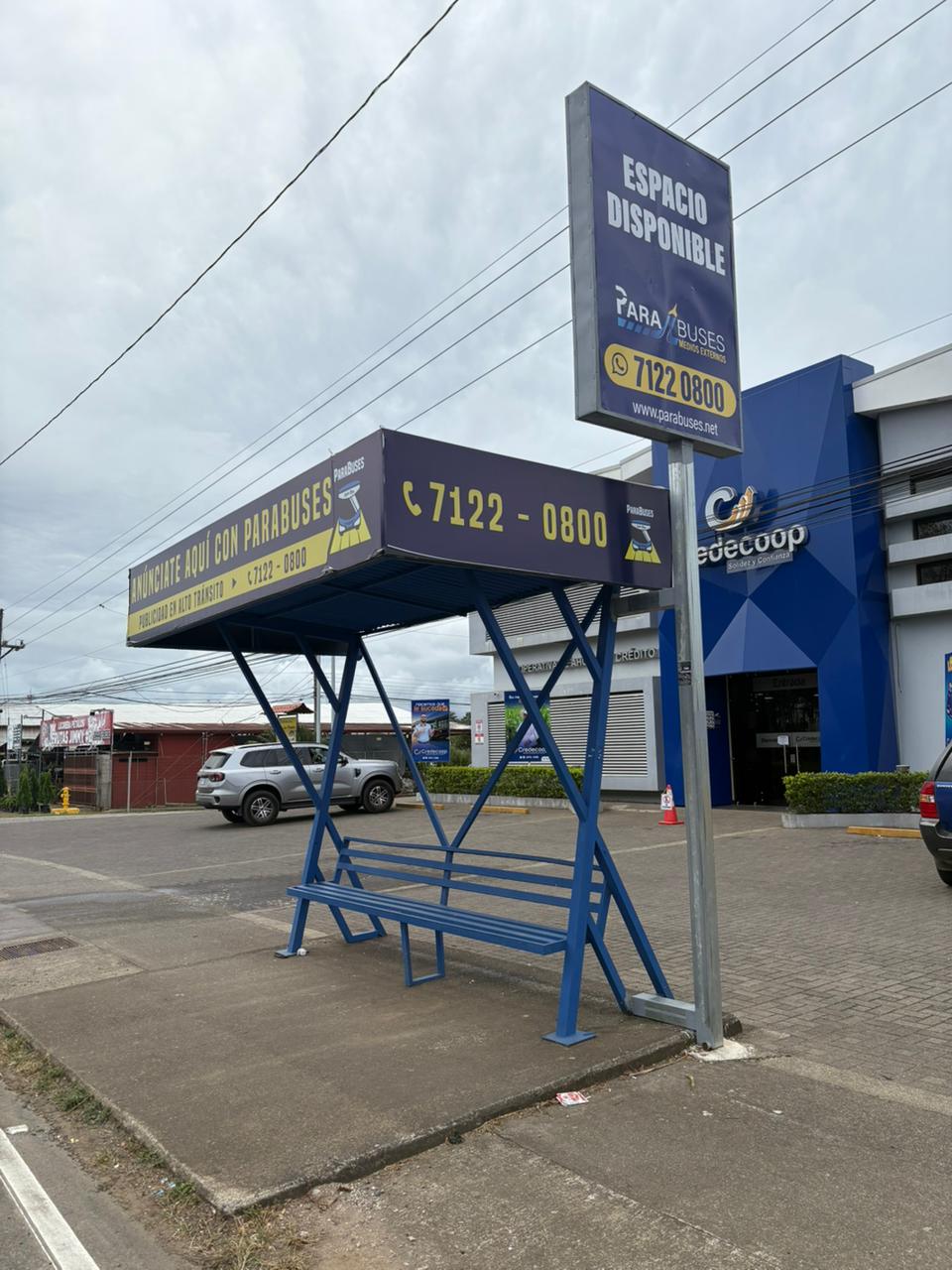 Frente a Grupo Veinsa, Costado Sur de Walmart